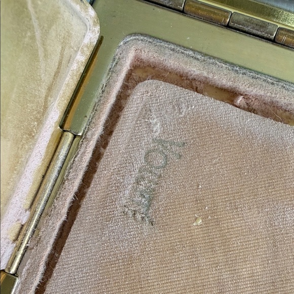 Vintage 1950s Volupte enameled brass compact with mirror & powder puff - Picture 4 of 5